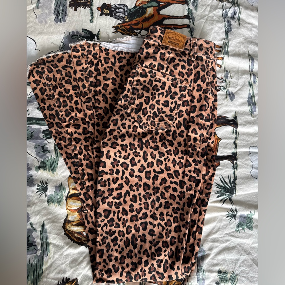 Ranchdressn’ Superflares Leopard Women’s size 10